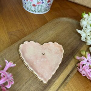 Aranyozott szivecskés ékszertartó