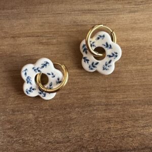 Kék virágos kerámia